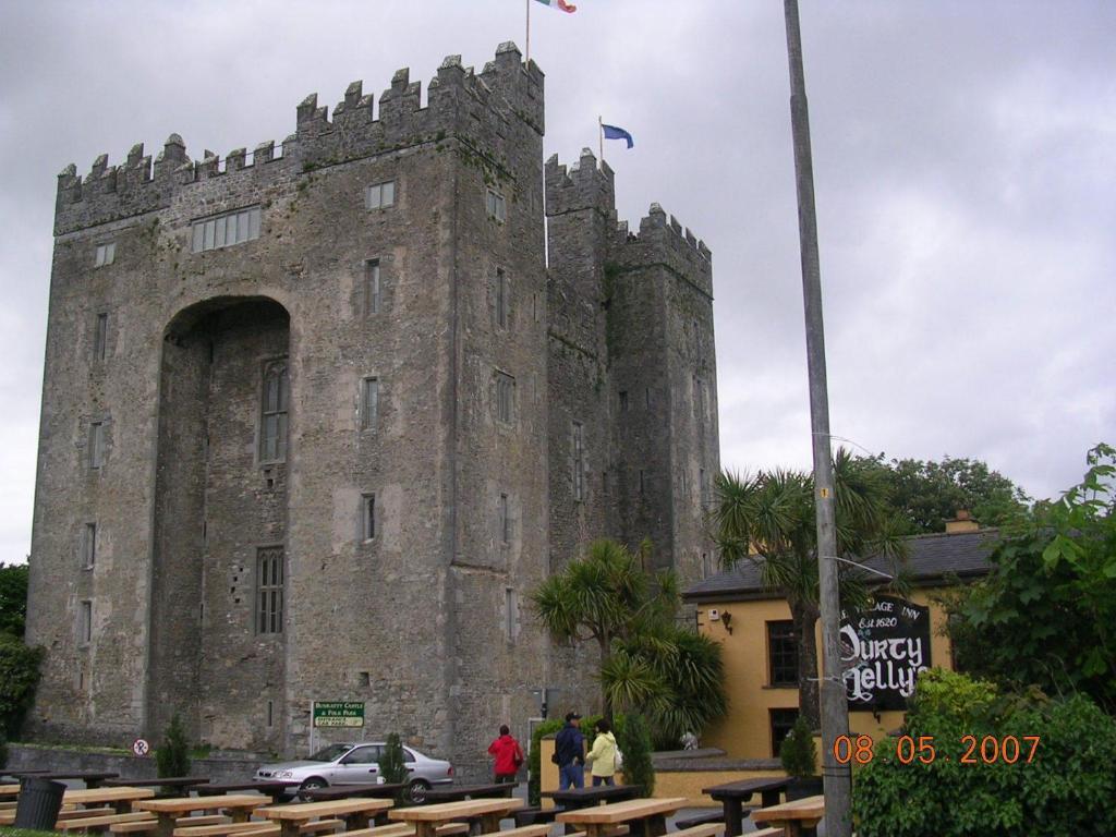 Bunratty Arms B&B Buitenkant foto